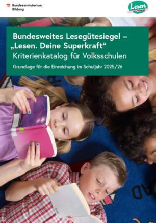 Cover des Kriterienkatalogs (liegende Kinder beim Lesen)