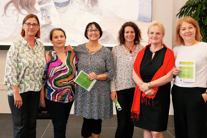 6 Personen von links nach rechts: Elisabeth Traxler-Turner, Michaela Haller, Carla Carnevale, Jacqueline Kelemen, Michaela Reitbauer und Michaela Hronovsky-Ortner