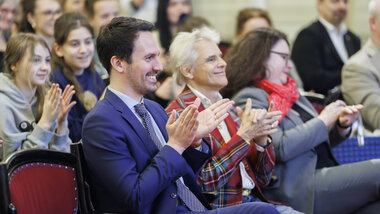 Der Bildungsminister, Thomas Brezina und Sektionschefin Wagner im Publikum.